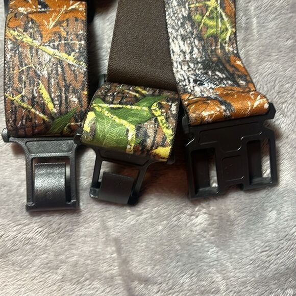 Perry adult camo suspenders - Picture 5 of 7